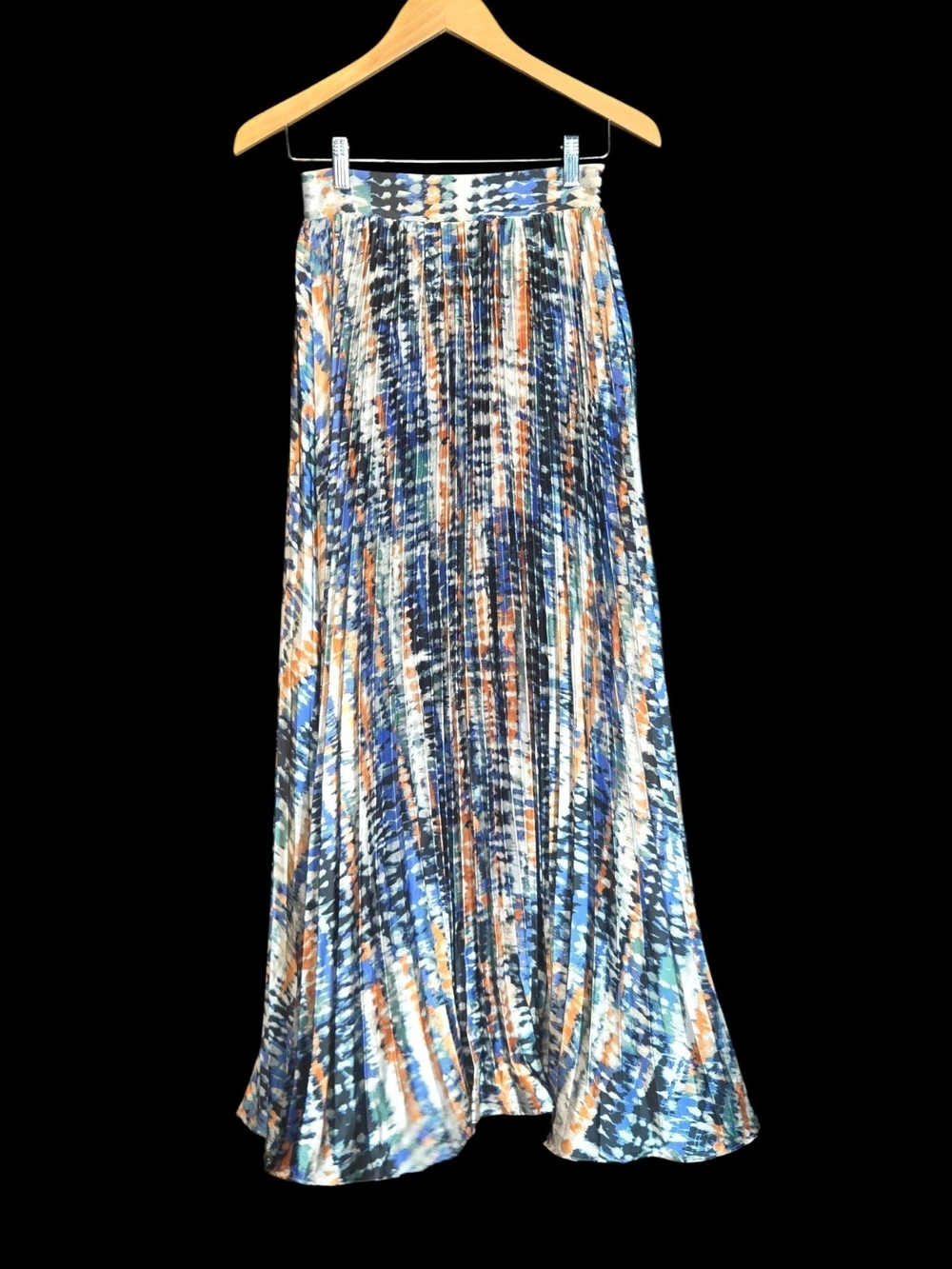 Veiled Collection Abstract Print Pleated Maxi Skirt in Blue, White & Orange
